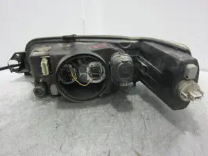 Foto de FARO DERECHO PEUGEOT 306 3/5 PT. / 4 PT. (S2) 2.0 HDi CAT (90 CV / 66 KW) referencia 88203989D foto 9