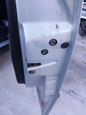 Foto de CERRADURA PUERTA DELANTERA DERECHA VOLKSWAGEN PASSAT BERLINA (3B3) 1.9 TDI (131 CV / 96 KW)