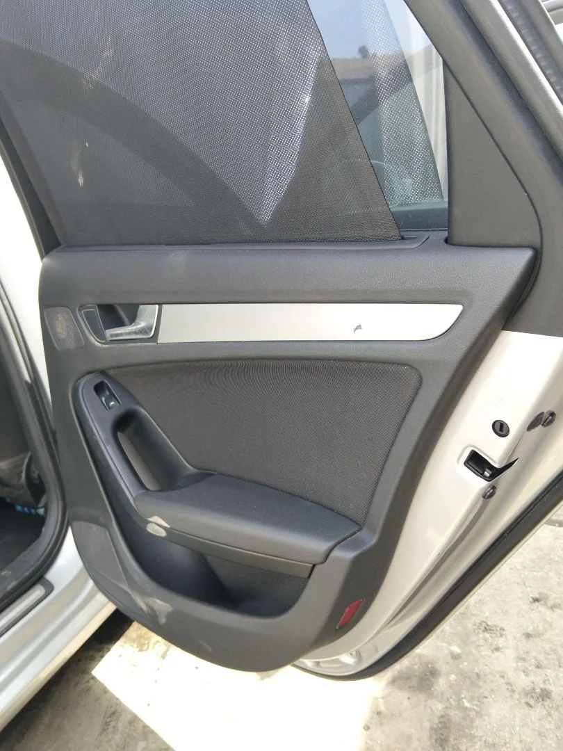 Foto de GUARNECIDO PUERTA TRASERA DERECHA AUDI A4 BERLINA (8K2) 2.0 16V TDI (143 CV / 105 KW)