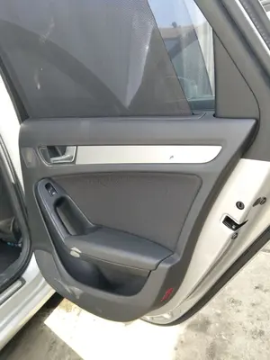 Foto de GUARNECIDO PUERTA TRASERA DERECHA AUDI A4 BERLINA (8K2) 2.0 16V TDI (143 CV / 105 KW)