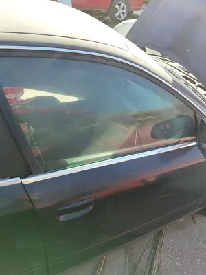 Foto de PUERTA DELANTERA DERECHA AUDI A4 BERLINA (8E) 1.9 TDI (131 CV / 96 KW) referencia 8E0831052