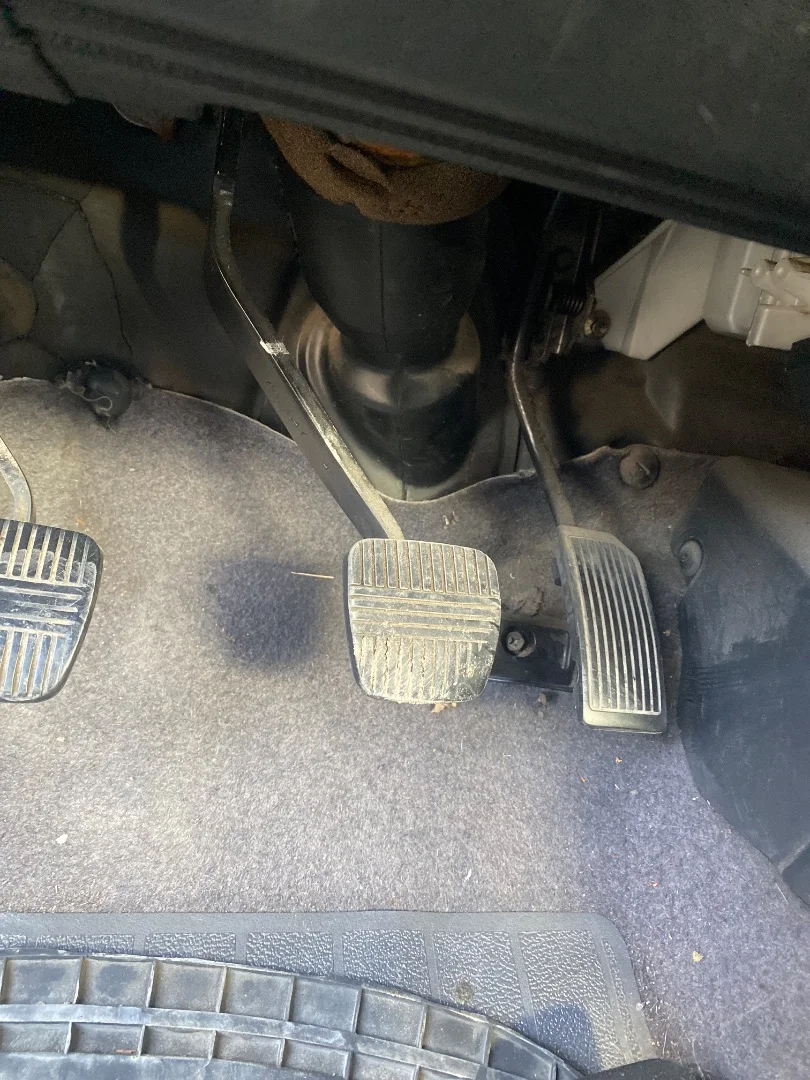 Foto de PEDAL FRENO NISSAN ALMERA (N15) 2.0 Diesel (75 CV / 55 KW)
