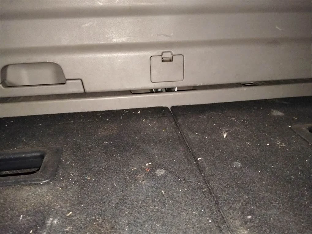 Foto de CERRADURA MALETERO / PORTON MITSUBISHI GRANDIS (NA0W)