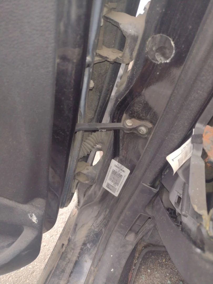 Foto de RETENEDOR PUERTA PEUGEOT 308 1.6 16V HDi (90 CV / 66 KW)