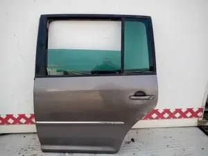 Foto de PUERTA TRASERA IZQUIERDA VOLKSWAGEN TOURAN (1T2) 1.9 TDI (105 CV / 77 KW) foto 3