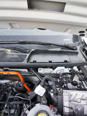 Foto de BRAZO LIMPIA DELANTERO IZQUIERDO AUDI Q5 FYG Híbrido 220 kW (2.0 Ltr. - 195 kW TFSI) (299 CV / 220 KW) referencia 80B955407