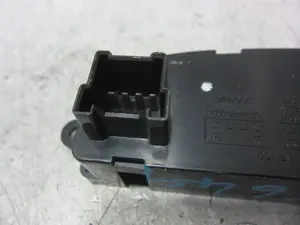 Foto de PANTALLA MULTIFUNCION KIA CERATO (LD) 1.6 CAT (105 CV / 77 KW) referencia 945002F100 foto 2