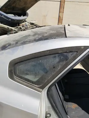 Foto de LUNA CUSTODIA TRASERA DERECHA HYUNDAI ELANTRA (XD) 2.0 CRDi CAT (113 CV / 83 KW)