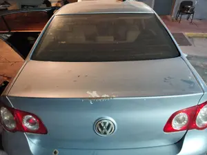 Foto de TAPA MALETERO VOLKSWAGEN PASSAT BERLINA (3C2) 2.0 TDI (140 CV / 103 KW) referencia 3C5827025H