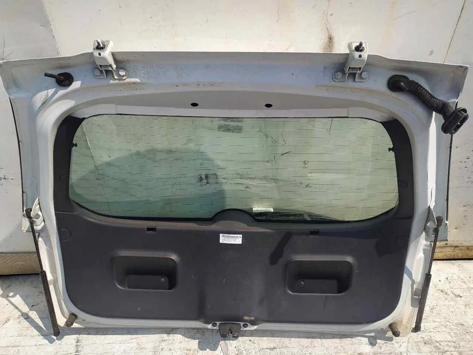 Foto de GUARNECIDO PORTON TRASERO CITROEN C3 1.4 HDi (68 CV / 50 KW)
