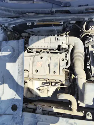 Foto de MOTOR COMPLETO CITROEN XSARA BERLINA 1.6 16V CAT (NFU / TU5JP4) (109 CV / 80 KW) referencia NFU foto 3