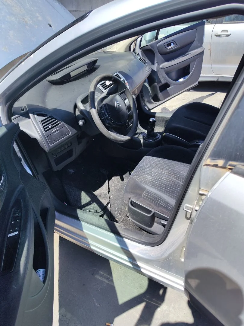 Foto de GOMAS CONTORNO PUERTA CITROEN C4 BERLINA 1.6 16V HDi (90 CV / 66 KW)