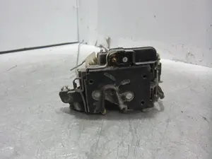 Foto de CERRADURA PUERTA TRASERA DERECHA SEAT IBIZA (6K1) 1.9 SDI (68 CV / 50 KW) referencia 6K4839016G