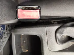 Foto de ENGANCHE CINTURON DELANTERO IZQUIERDO FORD FOCUS BERLINA (CAP) 1.6 TDCi CAT (90 CV / 66 KW)