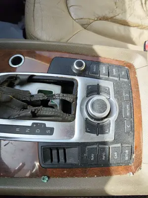 Foto de SISTEMA AUDIO / RADIO CD AUDI Q7 (4L) 3.0 V6 24V TDI (233 CV / 171 KW) foto 3