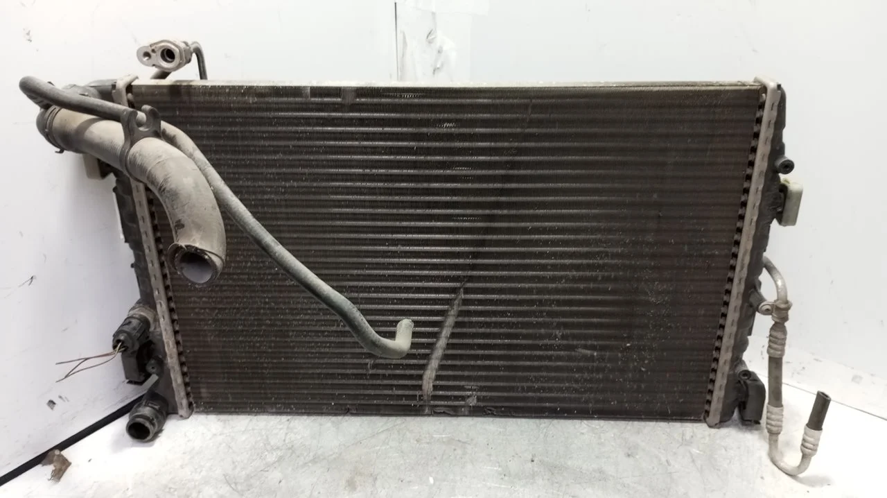 Foto de RADIADOR AGUA SEAT LEON (1P1) 1.9 TDI (105 CV / 77 KW) referencia 6Q0121253Q