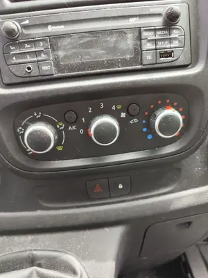 Foto de MANDO CALEFACCION / AIRE ACONDICIONADO FIAT TALENTO FURGÓN (296) 2.0 Turbodiesel Ecojet (119 CV / 88 KW)