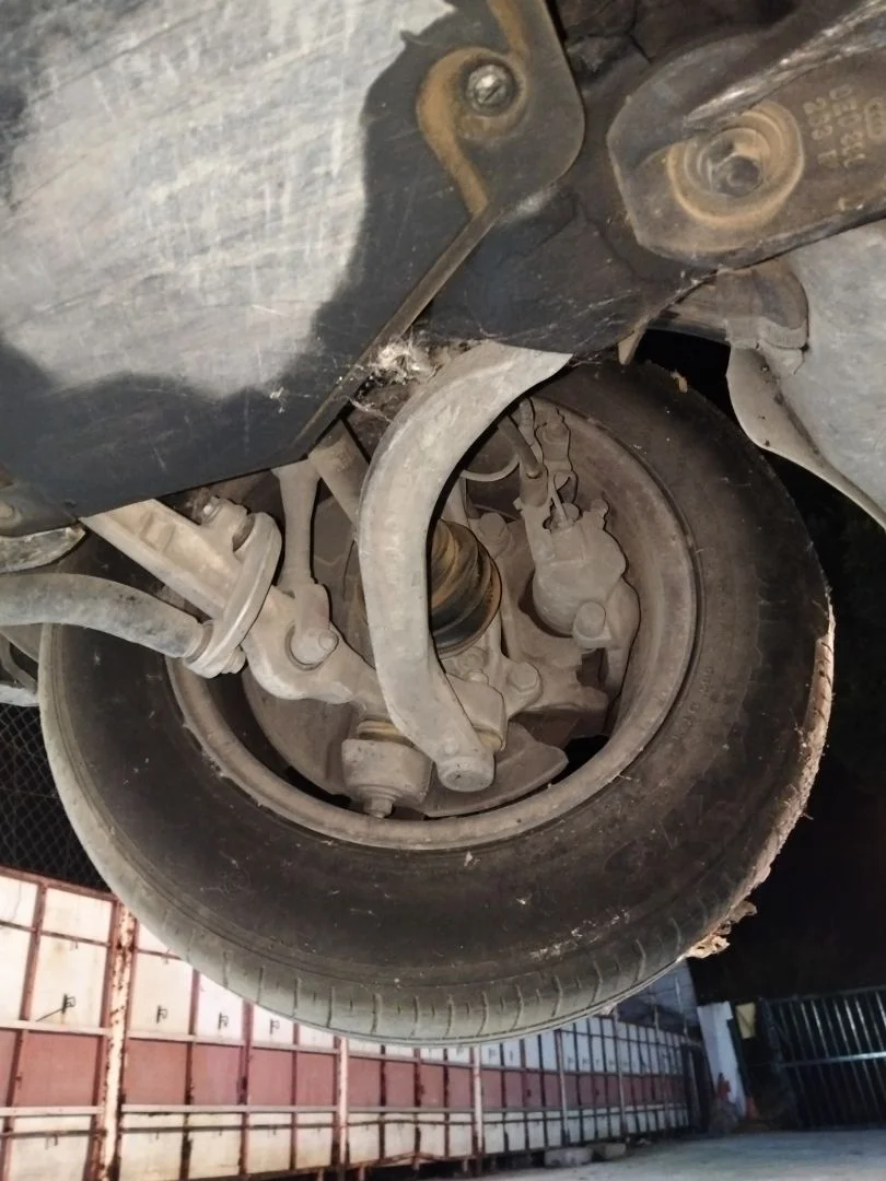 Foto de BRAZO SUSPENSION INFERIOR DELANTERO DERECHO AUDI A4 BERLINA (8E)