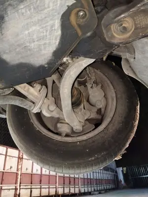 Foto de BRAZO SUSPENSION INFERIOR DELANTERO DERECHO AUDI A4 BERLINA (8E)