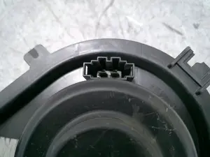 Foto de MOTOR CALEFACCION AUDI A3 (8L) 1.9 TDI (101 CV / 74 KW) referencia 35657880E foto 2