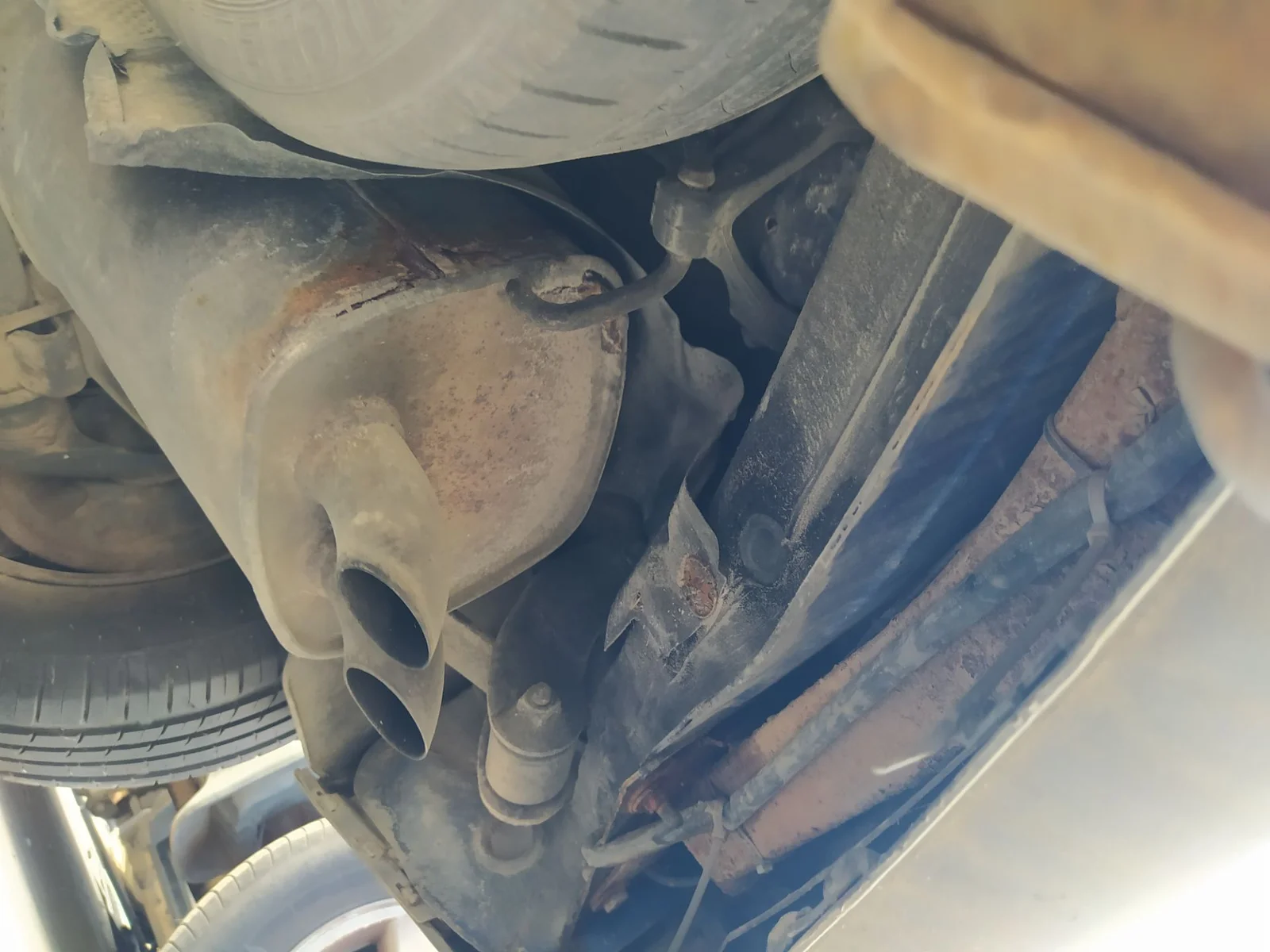 Foto de SILENCIADOR TRASERO VOLKSWAGEN CADDY (2K)(02.2004) 1.9 TDI (BSU) (75 CV / 55 KW)