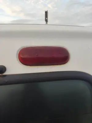 Foto de LUZ CENTRAL DE FRENO RENAULT KANGOO I (F/KC0) 1.2  (58 CV / 43 KW) referencia 7700308721