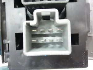 Foto de MANDO ELEVALUNAS TRASERO IZQUIERDO CHRYSLER PT CRUISER 2.0 16V CAT (141 CV / 104 KW) referencia 74677922 foto 2