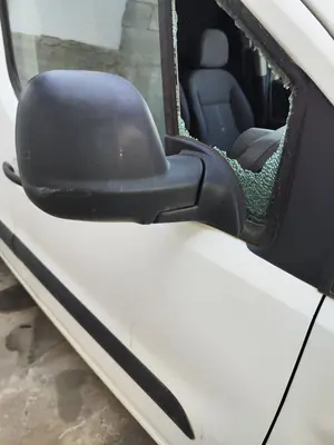 Foto de RETROVISOR DERECHO CITROEN BERLINGO FURGÓN 1.6 Blue-HDI FAP (99 CV / 73 KW) foto 3