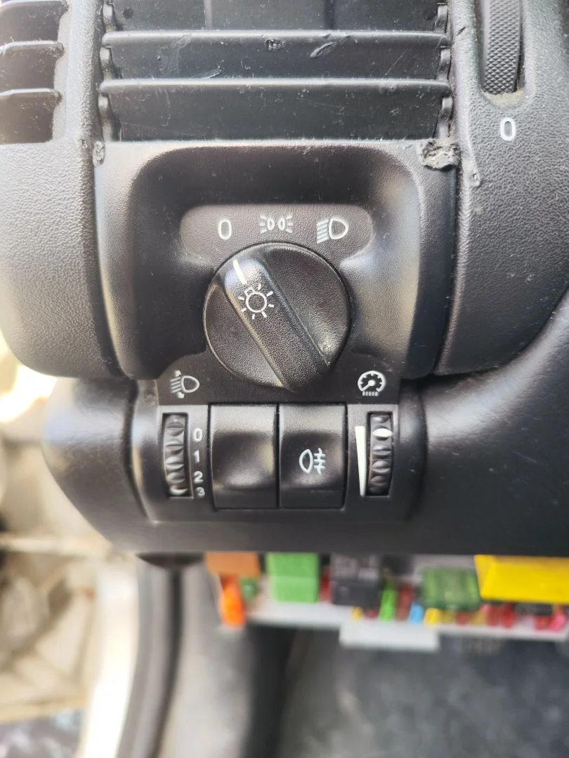 Foto de MANDO LUCES OPEL VECTRA B BERLINA 2.0 DTI (101 CV / 74 KW) referencia 9181010