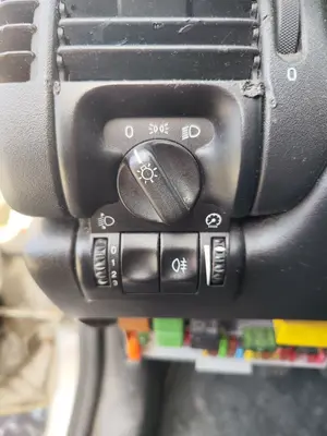 Foto de MANDO LUCES OPEL VECTRA B BERLINA 2.0 DTI (101 CV / 74 KW) referencia 9181010