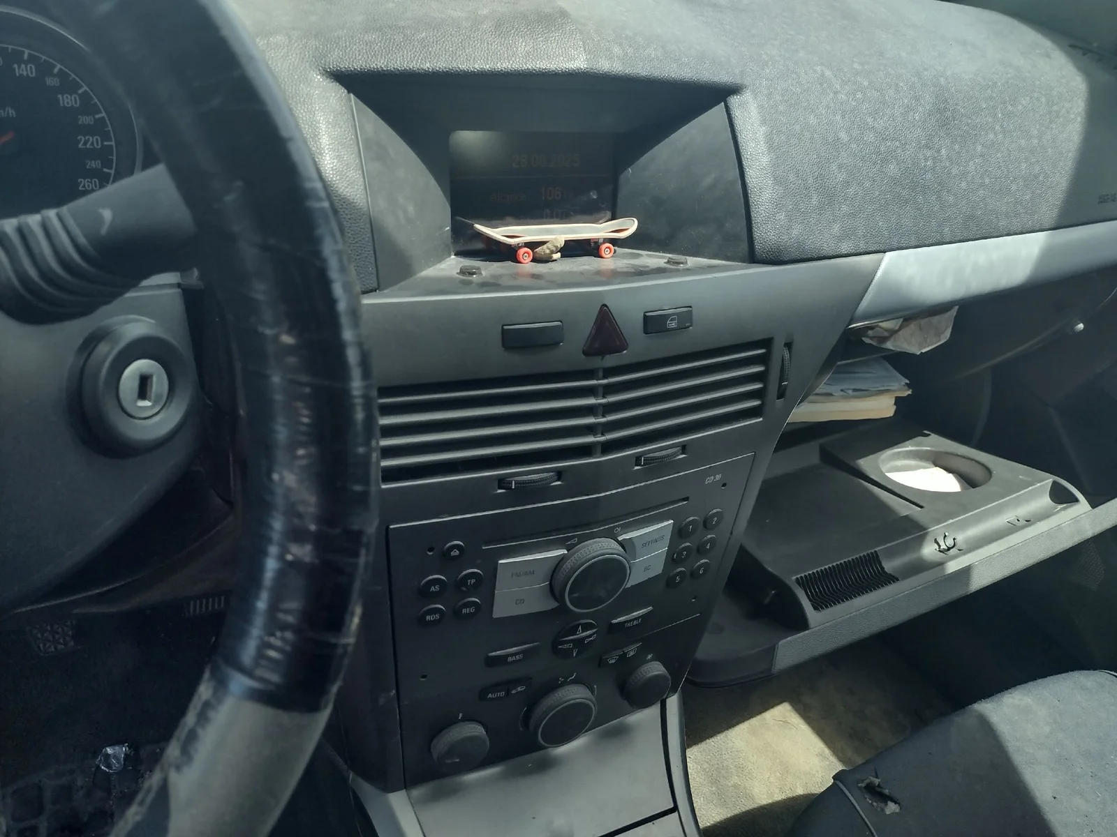 Foto de WARNING OPEL ASTRA H BERLINA 1.6 16V (105 CV / 77 KW)