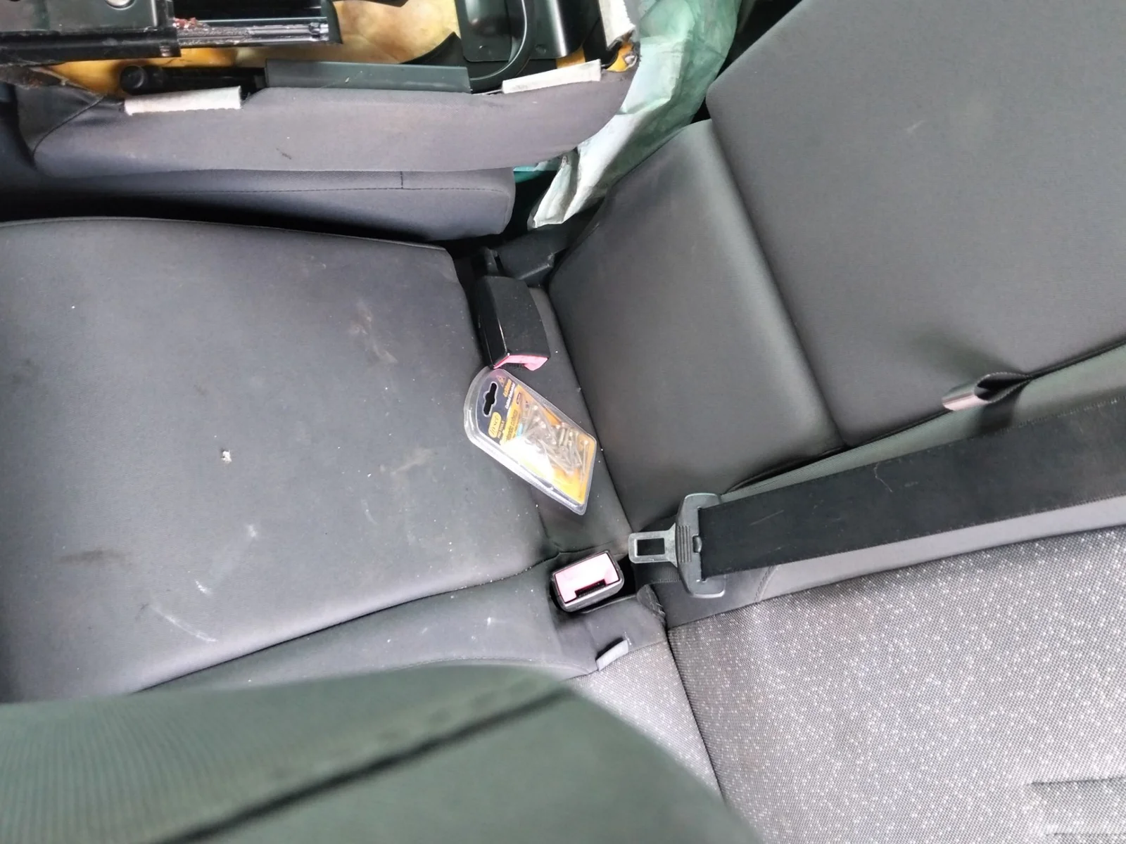 Foto de ENGANCHE CINTURON TRASERO DERECHO SEAT ALTEA (5P1) 1.9 TDI (105 CV / 77 KW)