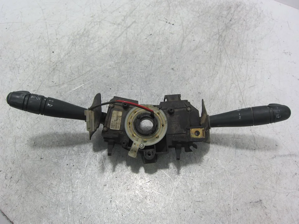 Foto de MANDO MULTIFUNCION RENAULT KANGOO I (F/KC0) 1.9 dTi Diesel (80 CV / 59 KW) referencia 34481301