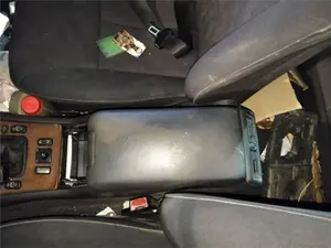 Foto de APOYABRAZOS CENTRAL MERCEDES-BENZ CLASE E (BM 210) BERLINA