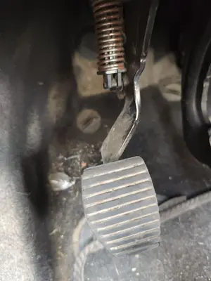 Foto de PEDAL EMBRAGUE PEUGEOT 207 1.4 HDi (68 CV / 50 KW)