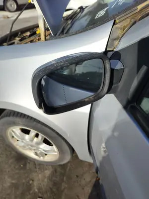 Foto de RETROVISOR IZQUIERDO RENAULT CLIO III 1.4 16V (98 CV / 72 KW) foto 2