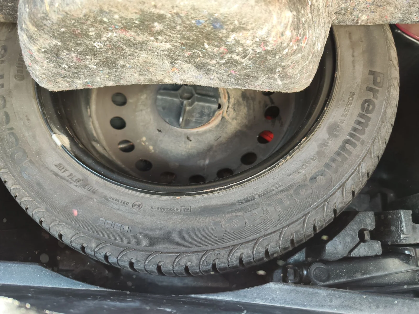 Foto de RUEDA DE REPUESTO RENAULT MEGANE II BERLINA 5P 1.5 dCi Diesel (106 CV / 78 KW)