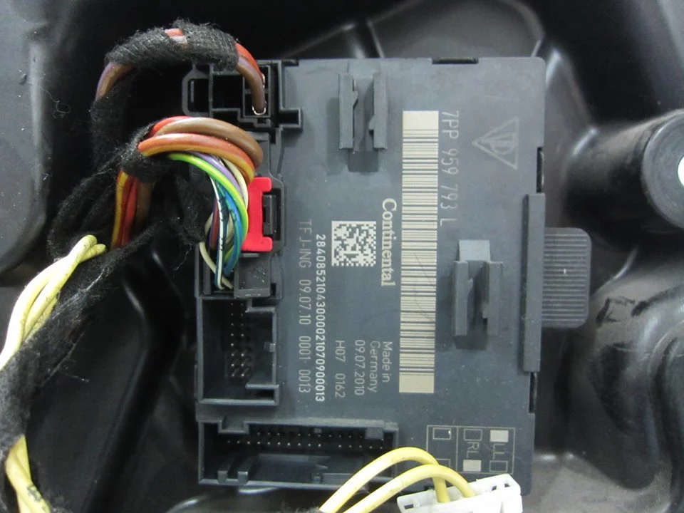 Foto de CENTRALITA ELEVALUNAS ELECTRICOS PORSCHE CAYENNE (TIPO 92A) 4.8 V8 CAT (400 CV / 294 KW) referencia 7PP959793L