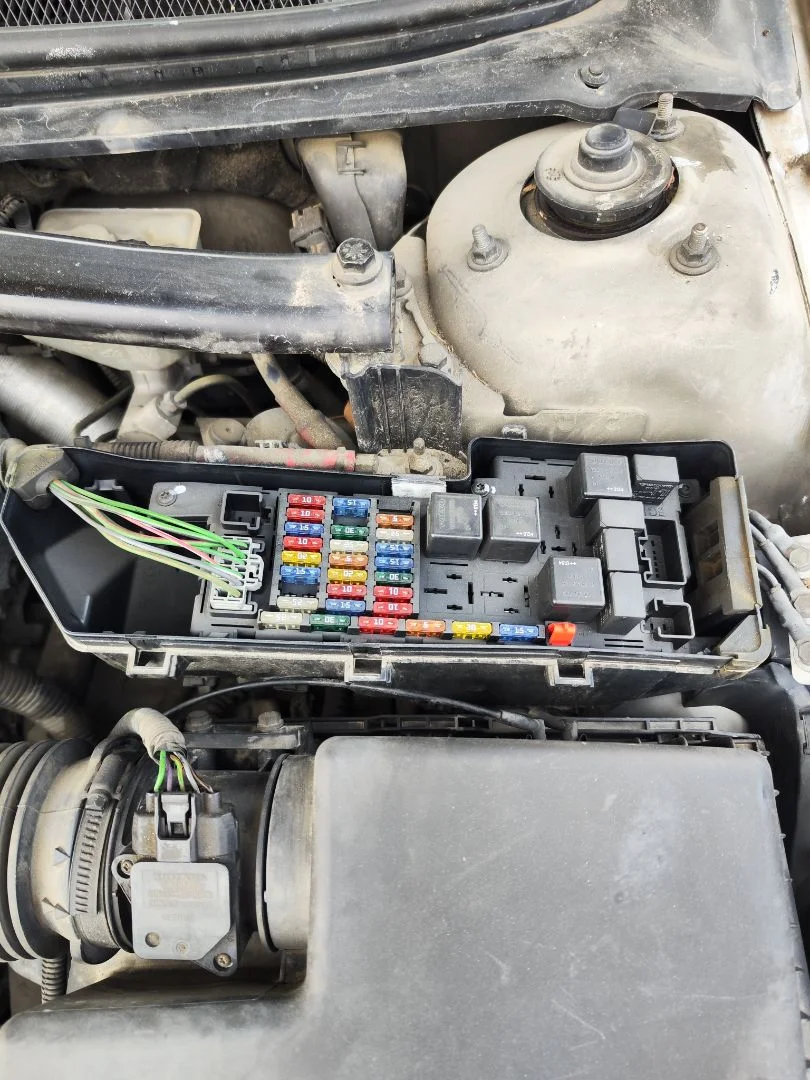 Foto de CAJA RELES / FUSIBLES VOLVO S60 BERLINA 2.4 Diesel (126 CV / 93 KW) referencia 9162439