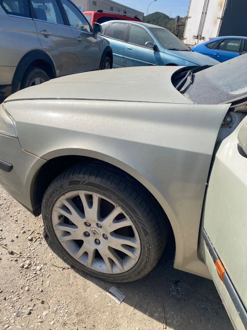 Foto de ALETA DELANTERA IZQUIERDA RENAULT LAGUNA II (BG0) 2.0 (135 CV / 99 KW) referencia 8201094793