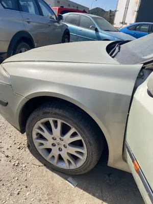 Foto de ALETA DELANTERA IZQUIERDA RENAULT LAGUNA II (BG0) 2.0  (135 CV / 99 KW) referencia 8201094793