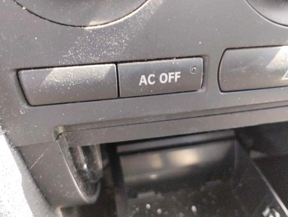 Foto de INTERRUPTOR SAAB 9-3 BERLINA 1.9 TiD CAT (150 CV / 110 KW)