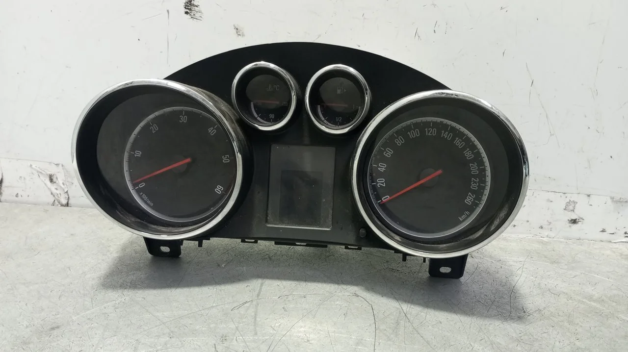 Foto de CUADRO INSTRUMENTOS OPEL ASTRA J BERLINA 5P 1.7 16V CDTI (110 CV / 81 KW) referencia 13355355