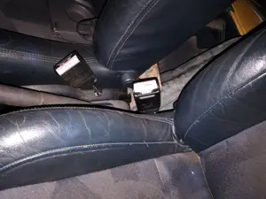 Foto de ENGANCHE CINTURON DELANTERO IZQUIERDO RENAULT CLIO II FASE I (B/CB0) 1.4 16V (98 CV / 72 KW)