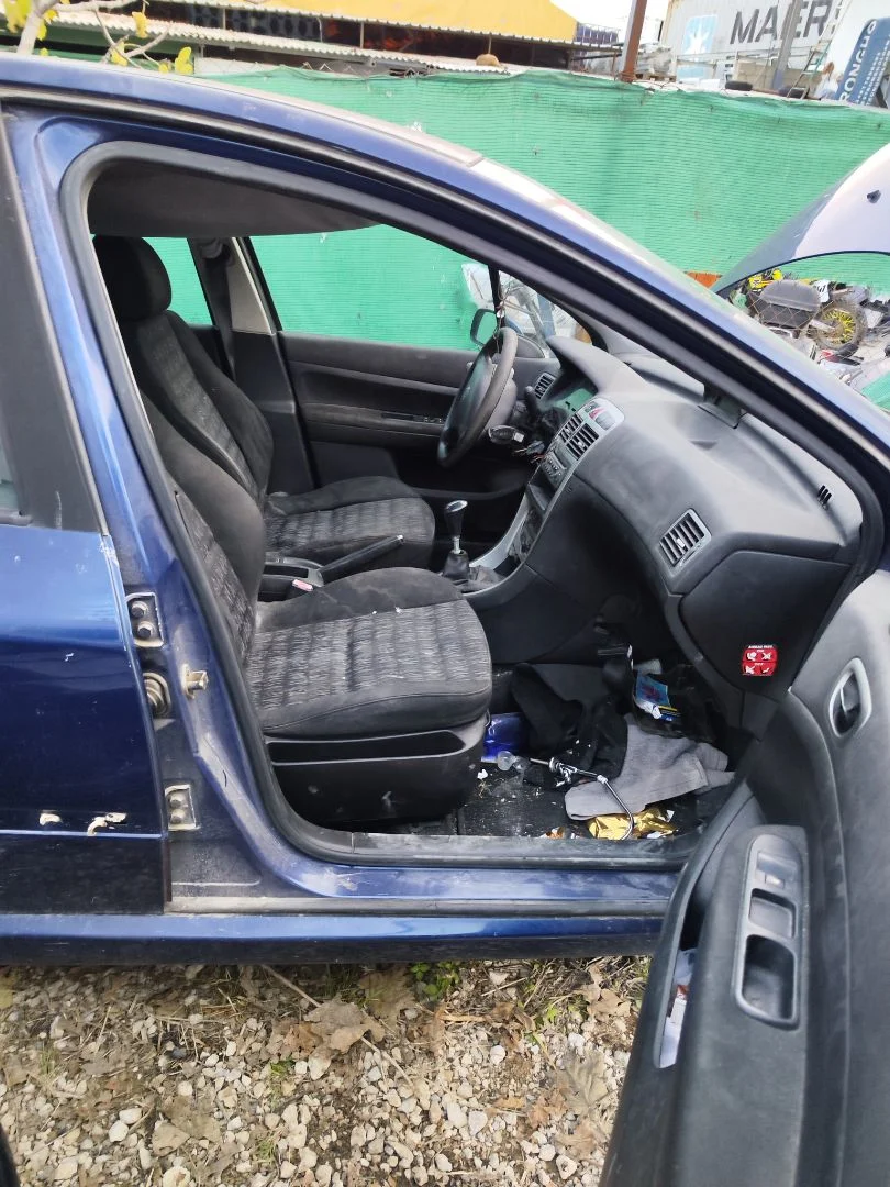 Foto de GOMAS CONTORNO PUERTA PEUGEOT 307 (S1)(04.2001) 1.6 16V CAT (109 CV / 80 KW)