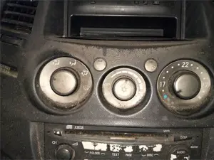 Foto de MANDO CALEFACCION / AIRE ACONDICIONADO MITSUBISHI GRANDIS (NA0W)