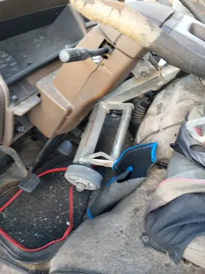 Foto de COLUMNA DIRECCION NISSAN VANETTE (C220) 2.0 Diesel (67 CV / 49 KW)