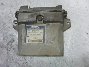 Foto de CENTRALITA MOTOR UCE RENAULT CLIO II FASE I (B/CB0) 1.9 Diesel (64 CV / 47 KW) referencia 7700111205