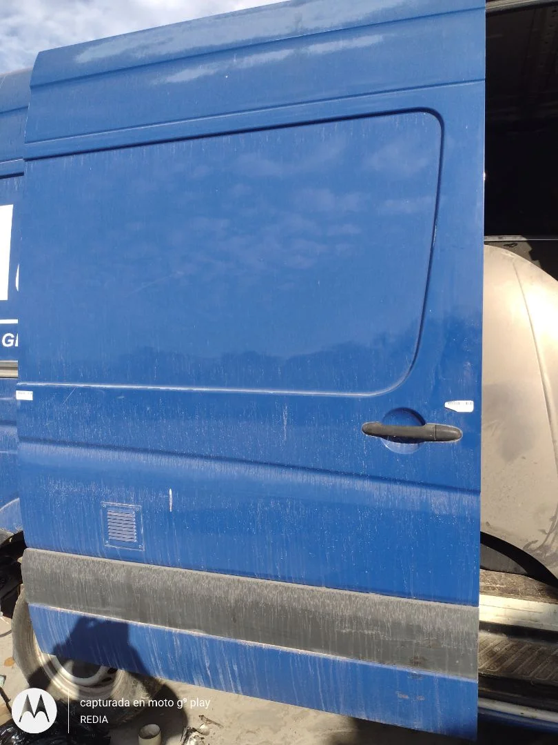 Foto de PUERTA TRASERA IZQUIERDA VOLKSWAGEN CRAFTER FURGÓN (2E) 2.5 TDI DPF (109 CV / 80 KW)