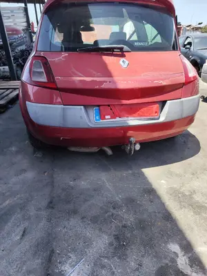 Foto de PARAGOLPES TRASERO RENAULT MEGANE II BERLINA 3P 1.9 dCi Diesel (120 CV / 88 KW) referencia 850107698R